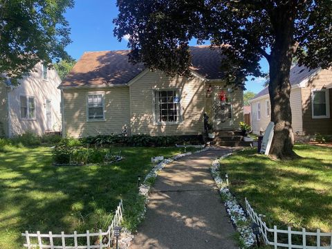 Homes For Sale - 3824 Vera Cruz Avenue<br/> Robbinsdale, MN 55422