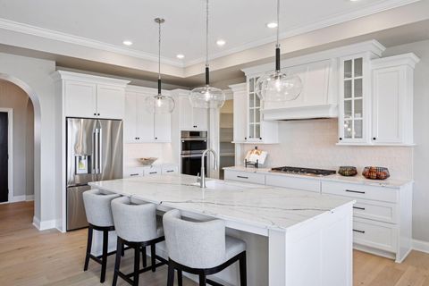 Townhouse For Sale - 9064 Mills Lane<br/> Chanhassen, MN 55317