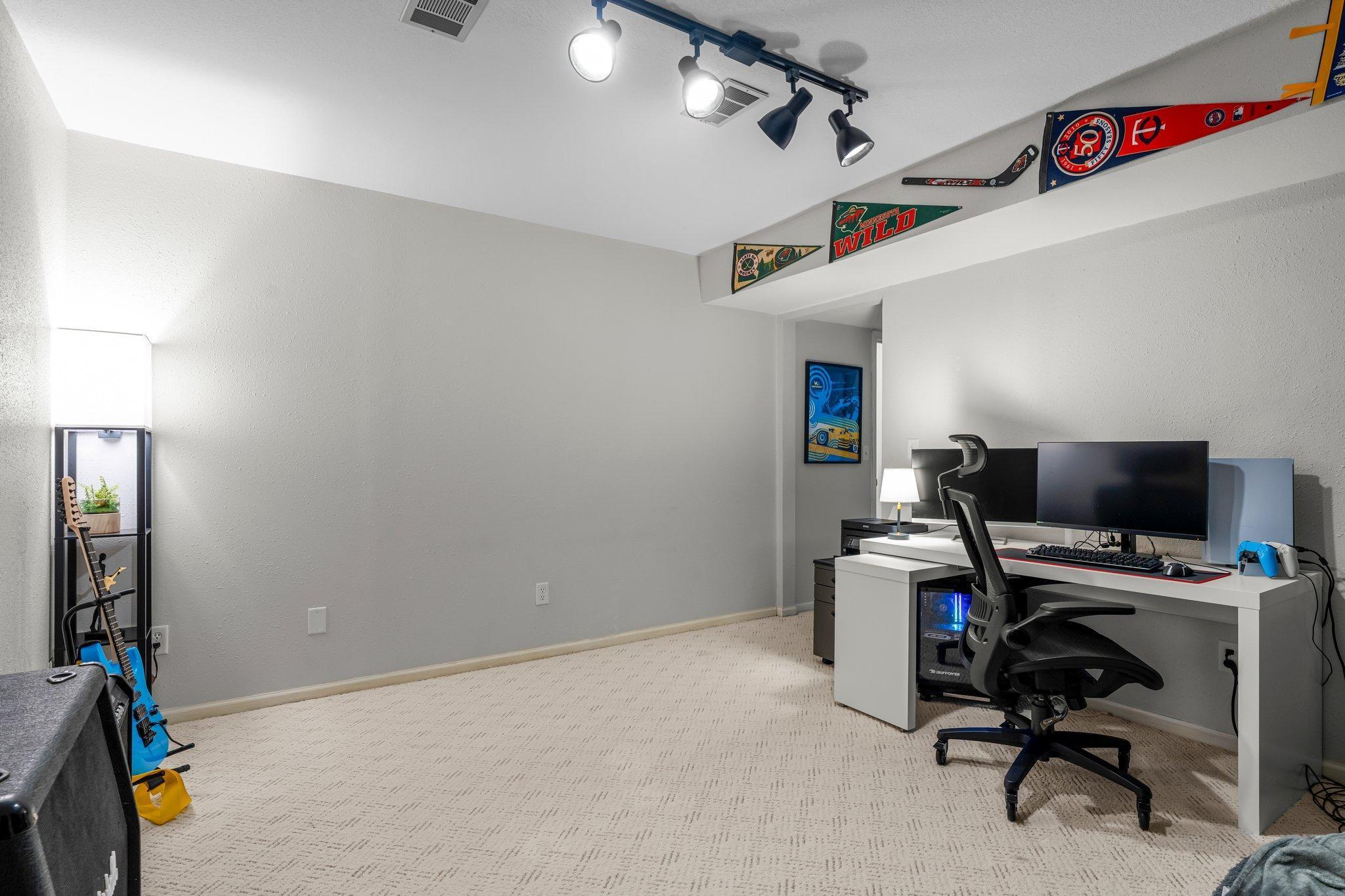 95 Olympic Circle, Chanhassen, Minnesota image 30