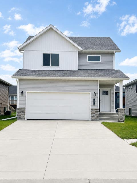 Homes For Sale - 6826 Thomas Street<br/> Horace, ND 58047