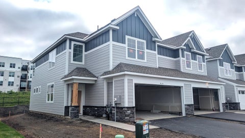 Townhouse For Sale - 4034 Hayward Avenue<br/> Oakdale, MN 55128