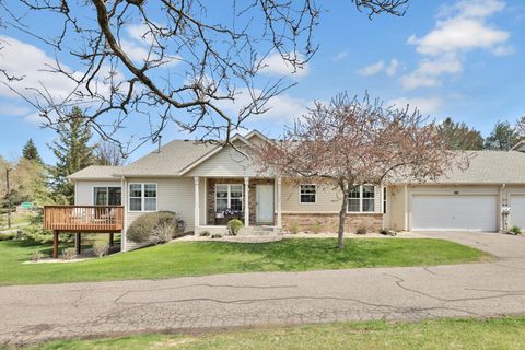Townhouse For Sale - 180 Wedgewood Drive<br/> Saint Paul, MN 55115