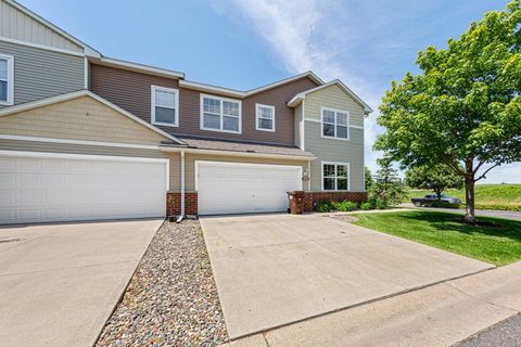 Townhouse For Sale - 1912 Rose Way<br/> Hastings, MN 55033