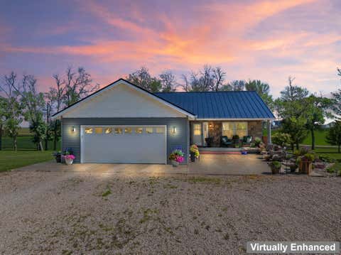 Homes For Sale - 23371 650th Avenue<br/> Alden, MN 56009