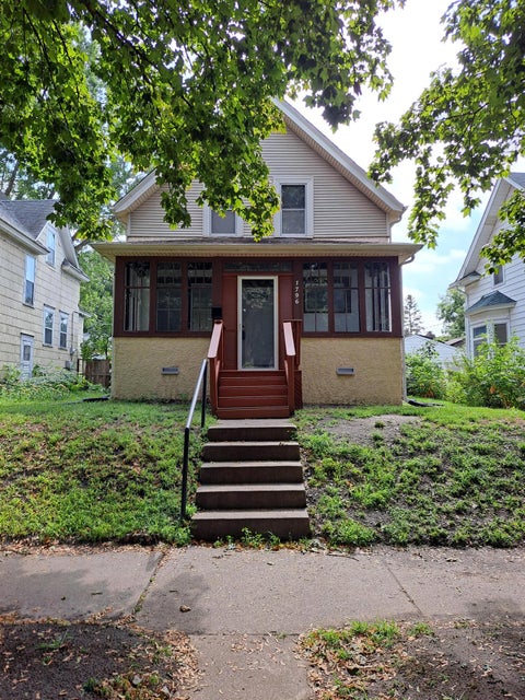Homes For Sale - 1796 Minnehaha Avenue<br/> Ramsey County, Saint Paul, MN 55104