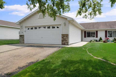 Townhouse For Sale - 173 Cedar Cove Lane<br/> Steele County, Owatonna, MN 55060