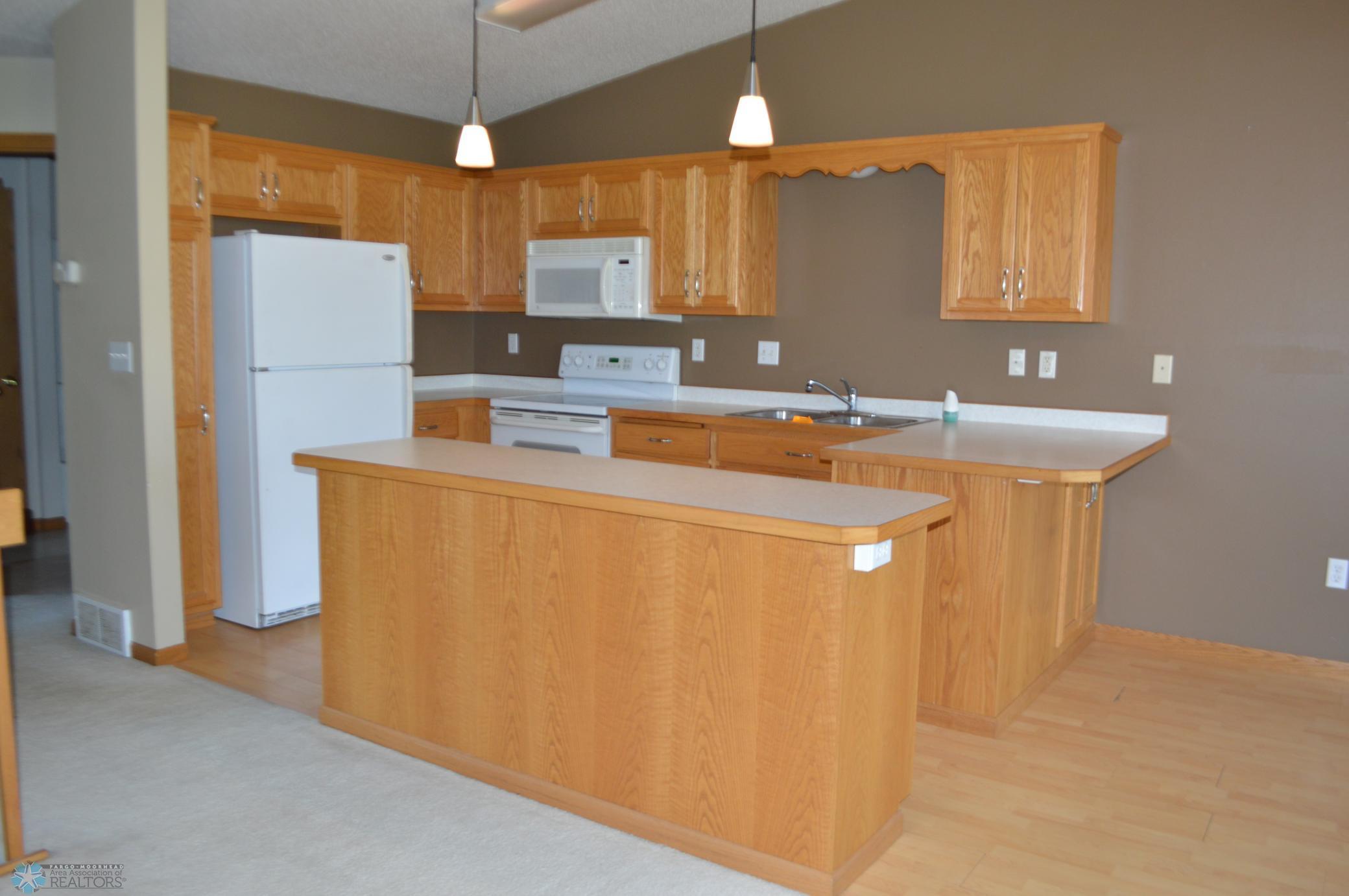 3334 10th Street, Moorhead, Minnesota image 4