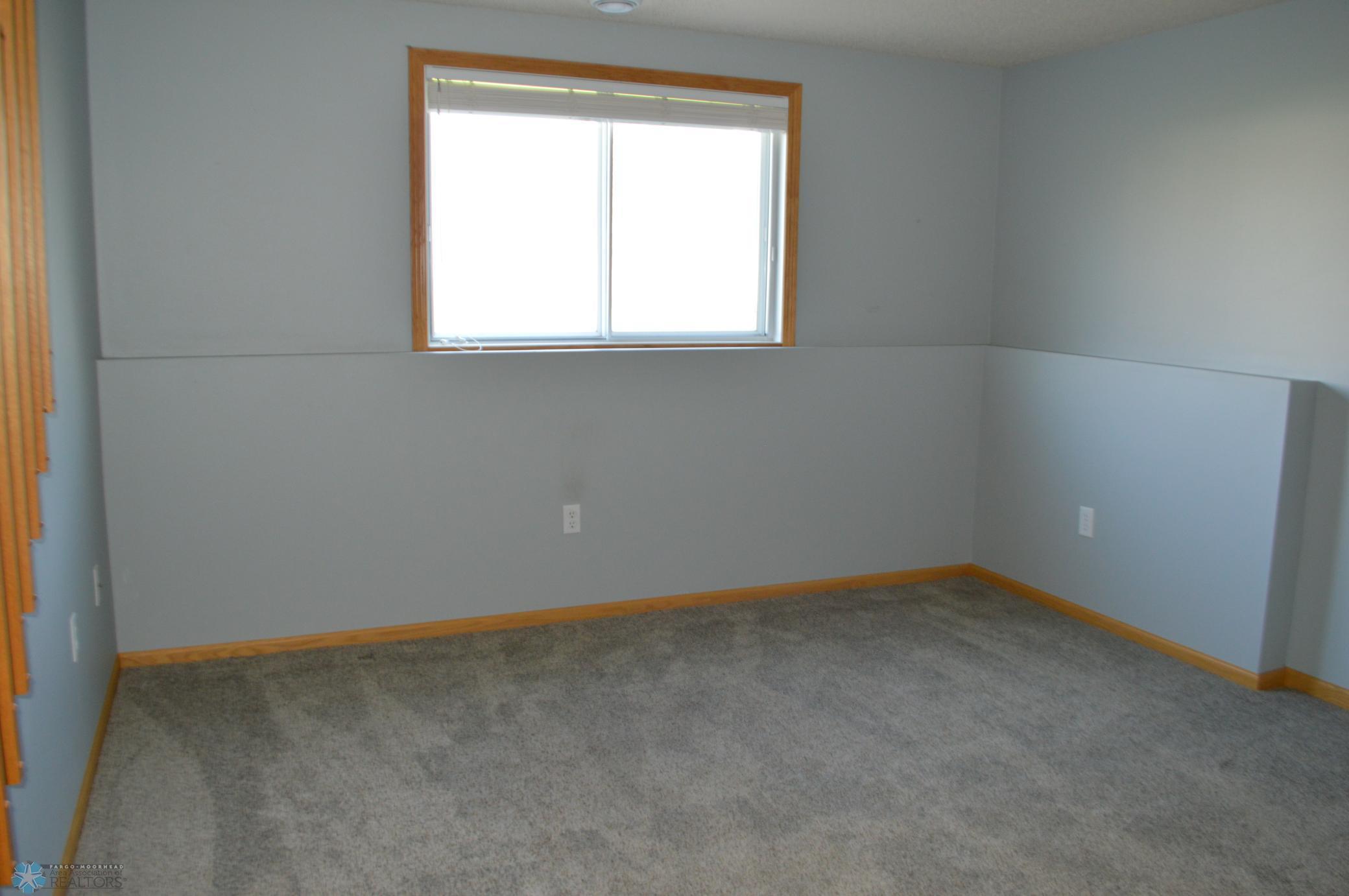 3334 10th Street, Moorhead, Minnesota image 7