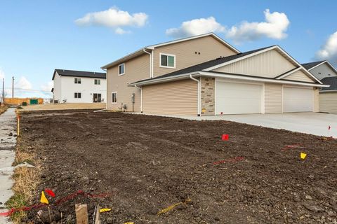 Multifamily For Sale - 3200 Noble Drive<br/> Blue Earth County, Mankato, MN 56001