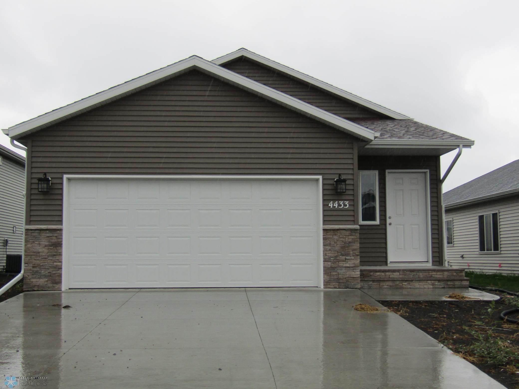 4433 19th Street, Moorhead, Minnesota image 1