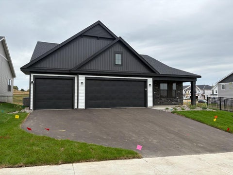 Homes For Sale - 8852 63rd Street<br/> Cottage Grove, MN 55016