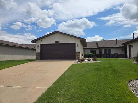 Townhouse For Sale - 2126 Vierling Drive<br/> Scott County, Shakopee, MN 55379