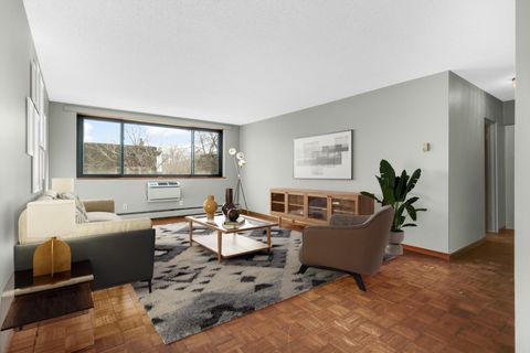 Condo For Sale - 1912 Dupont Avenue<br/> Minneapolis, MN 55403