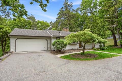 Homes For Sale - 14137 Glenridge Road<br/> Hennepin County, Minnetonka, MN 55345