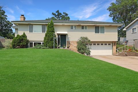Homes For Sale - 1630 Fairway Drive<br/> Minneapolis, MN 55421