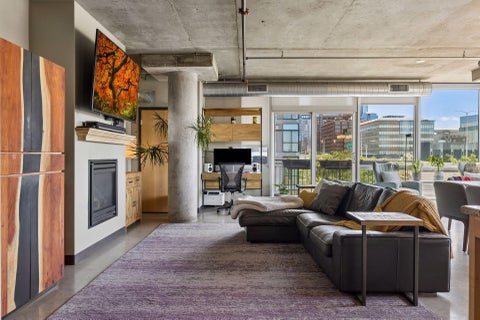 Condo For Sale - 730 N 4th Street<br/> Minneapolis, MN 55401