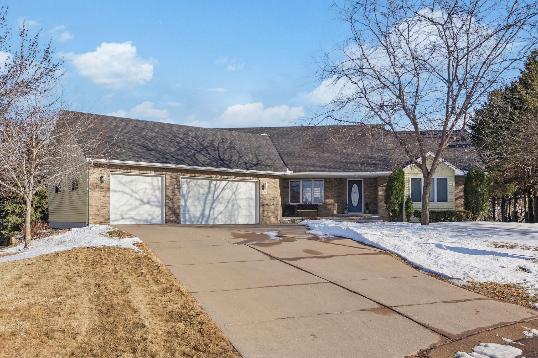 1810 Golf View Drive, Buffalo, Minnesota image 1