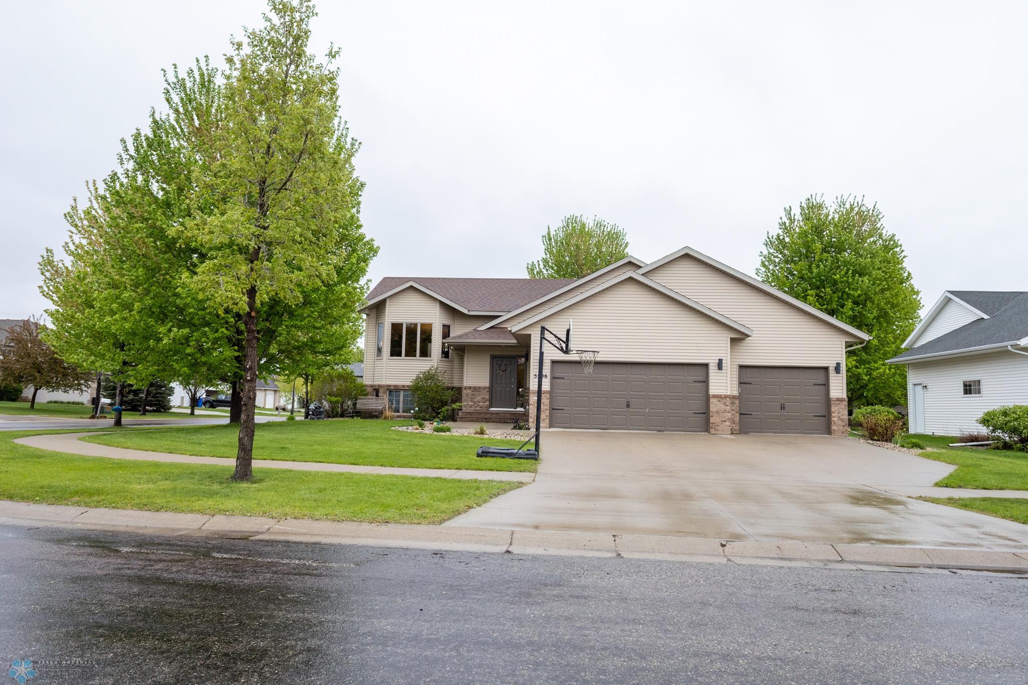 5506 16th Street, Fargo, North Dakota image 2