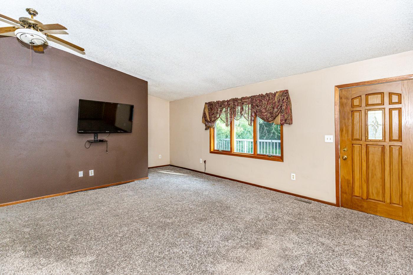 Pelican Rapids, Minnesota 56572, United States, 4 Bedrooms Bedrooms, ,2 BathroomsBathrooms,Residential,Active,139521