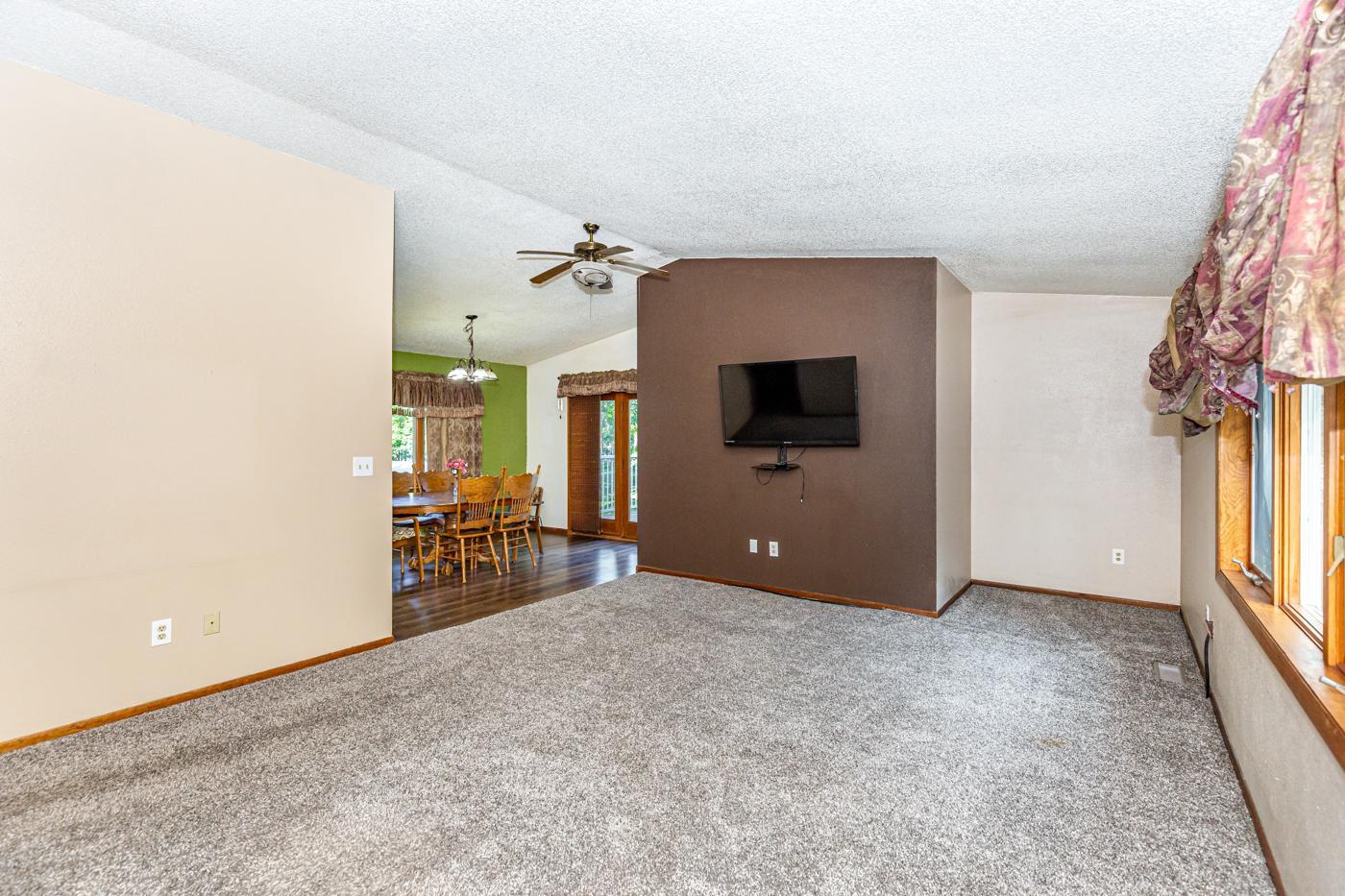 Pelican Rapids, Minnesota 56572, United States, 4 Bedrooms Bedrooms, ,2 BathroomsBathrooms,Residential,Active,139521