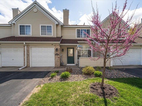 Townhouse For Sale - 15333 Greenhaven Lane<br/> Dakota County, Burnsville, MN 55306