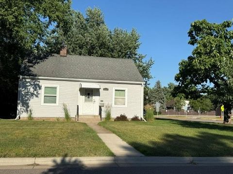 Homes For Sale - 2202 6th Avenue<br/> Anoka County, Anoka, MN 55303