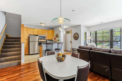 Condo For Sale - 820 Emerald Street<br/> Ramsey County, Saint Paul, MN 55114