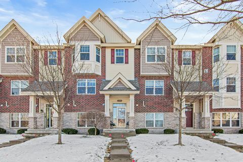 Townhouse For Sale - 11875 Emery Village Drive<br/> Champlin, MN 55316