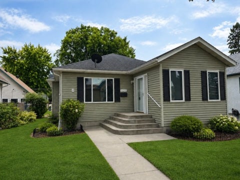 Homes For Sale - 420 14th Avenue<br/> Cass County, Fargo, ND 58103