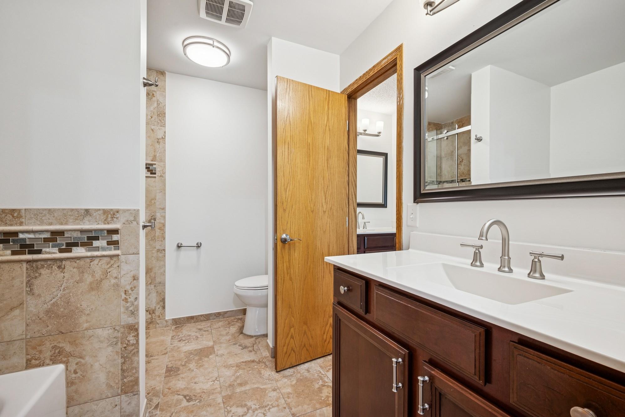 3876 Westbury Lane, Eagan, Minnesota image 16