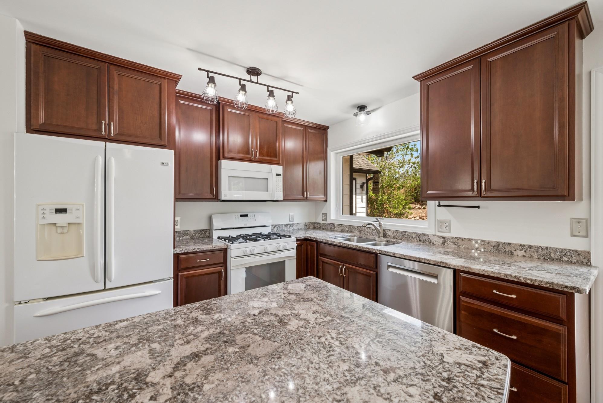 3876 Westbury Lane, Eagan, Minnesota image 9