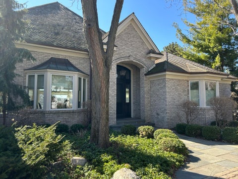 Homes For Sale - 19945 Cottagewood Avenue<br/> Hennepin County, Excelsior, MN 55331