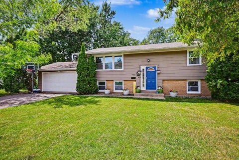 Homes For Sale - 4922 Washington Street<br/> Minneapolis, MN 55421