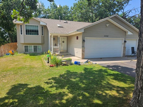 Homes For Sale - 14260 Vintage Street<br/> Andover, MN 55304