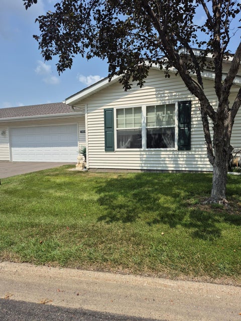 Townhouse For Sale - 1404 Presidential Drive<br/> Northfield Twp, MN 55057