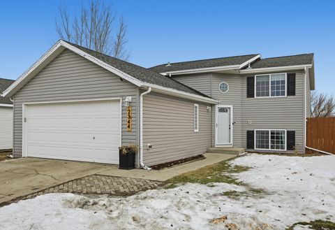 Homes For Sale - 2344 59th Avenue<br/> Fargo, ND 58104