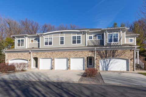 Townhouse For Sale - 17830 Valley Cove Court<br/> Wayzata, MN 55391