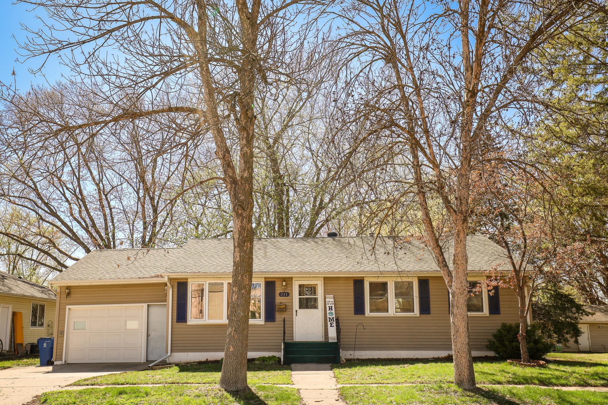 211 Beech Street, Chaska, Minnesota image 2
