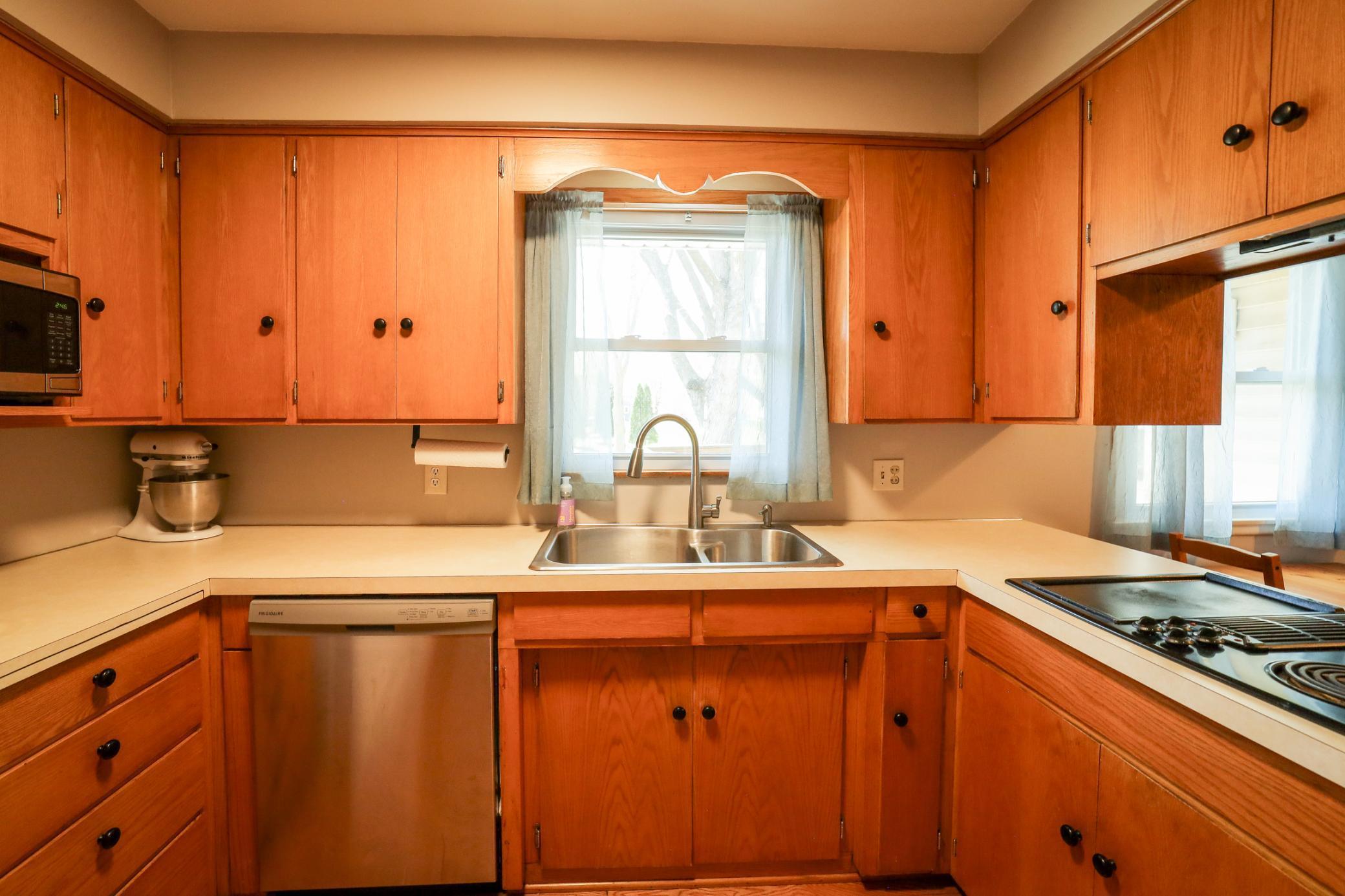 211 Beech Street, Chaska, Minnesota image 11