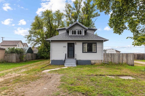 Homes For Sale - 840 Elm Street<br/> Kindred, ND 58051