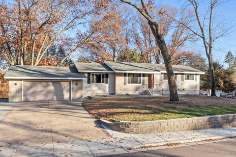 Homes For Sale - 3070 Ivy Street<br/> Cambridge, MN 55008