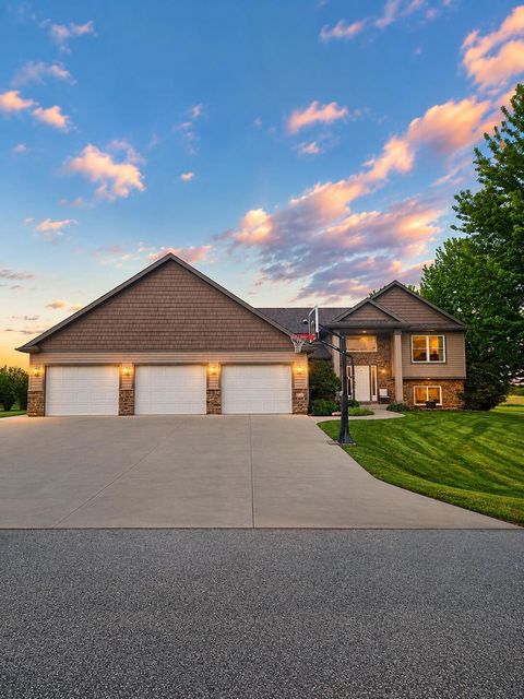 Homes For Sale - 60722 254th Avenue<br/> Dodge County, Mantorville, MN 55955