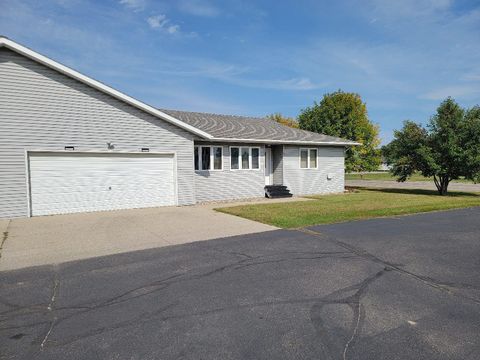 Homes For Sale - 815 6th Avenue<br/> Perham, MN 56573