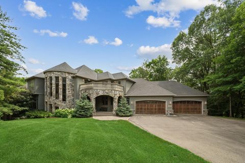 Homes For Sale - 18844 Bearpath Trail<br/> Hennepin County, Eden Prairie, MN 55347