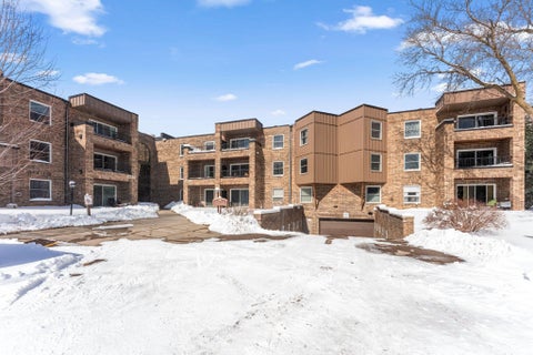 Condo For Sale - 2220 Midland Grove Road<br/> Roseville, MN 55113