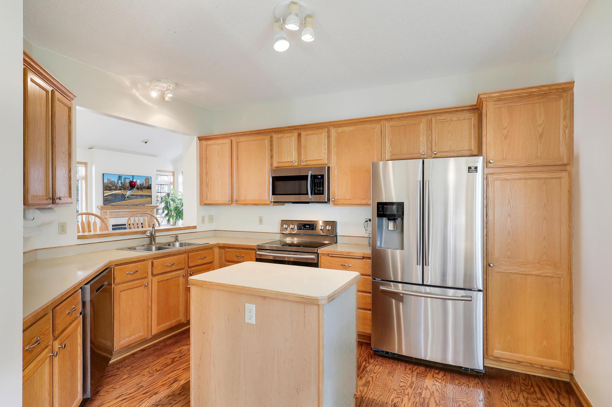 4220 Lawndale Lane, Minneapolis, Minnesota image 4