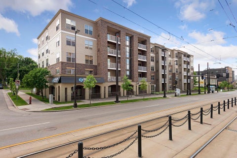 Condo For Sale - 2900 University Avenue<br/> Minneapolis, MN 55414