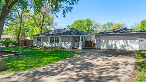 Homes For Sale - 1820 Oak Street<br/> Hastings, MN 55033