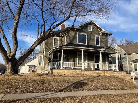 Homes For Sale - 301 2nd Avenue<br/> Waseca County, Waseca, MN 56093