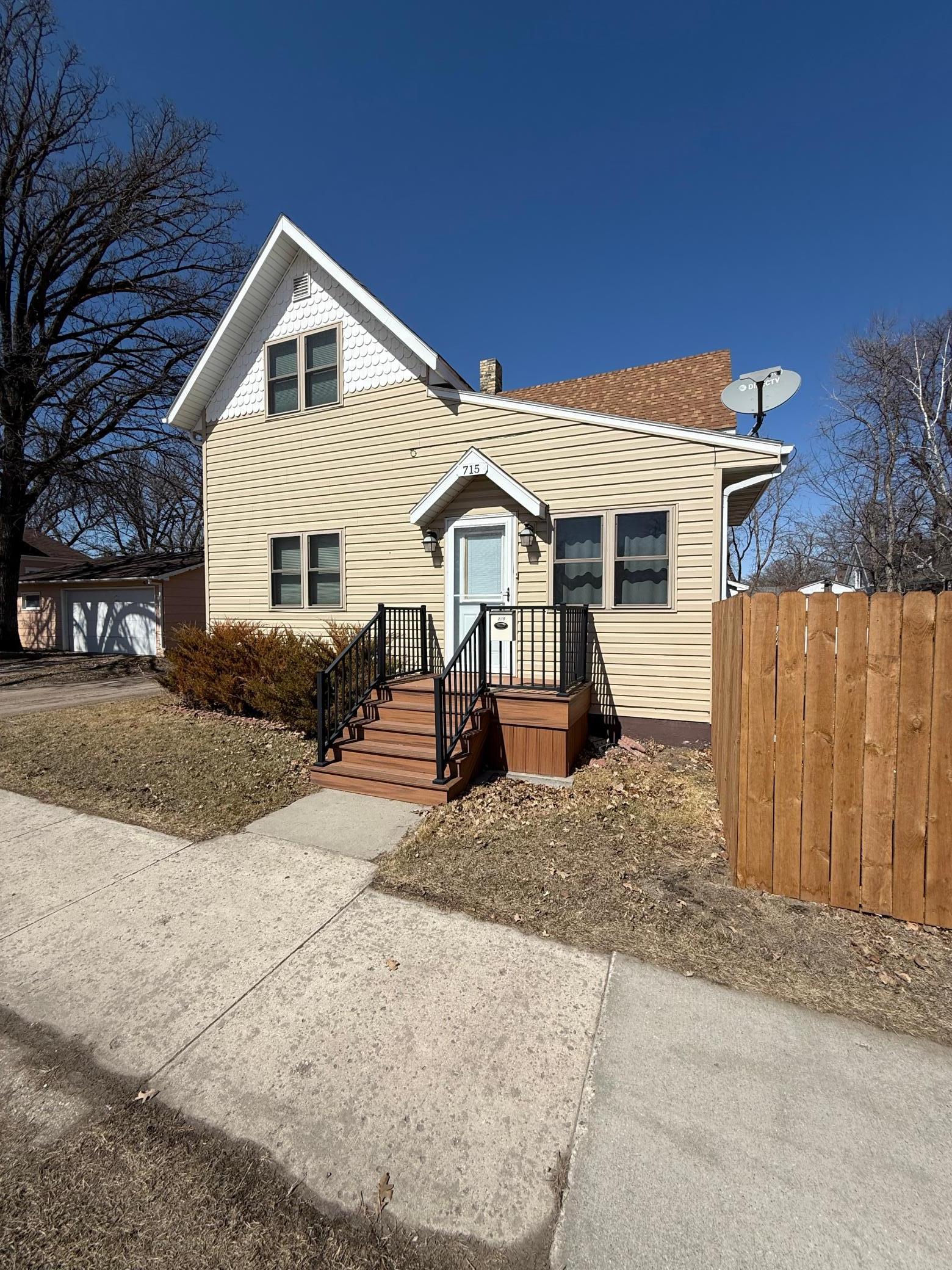 715 1st Street, Thief River Falls, Minnesota image 1
